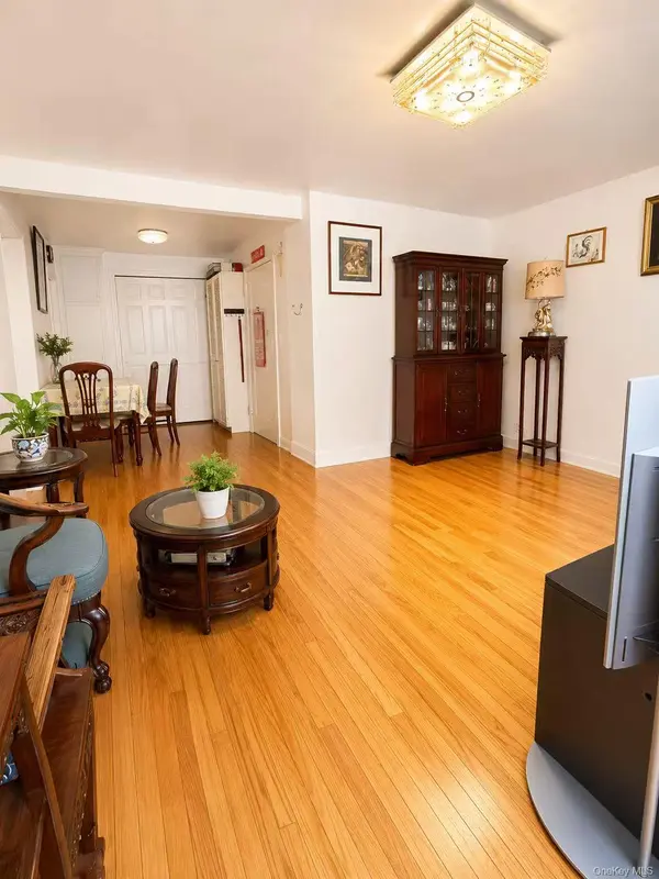 138-25 68th DR #1A, Flushing, NY 11367