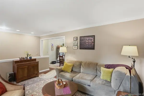 21 Overlook AVE, Beacon, NY 12508