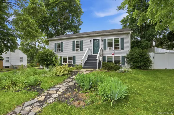 21 Overlook AVE, Beacon, NY 12508