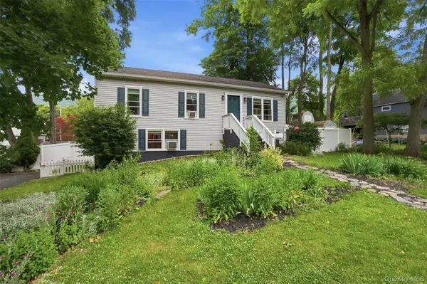 21 Overlook AVE, Beacon, NY 12508