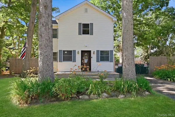 12 Thorne ST, Ronkonkoma, NY 11779