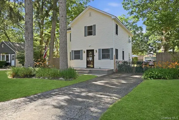 12 Thorne ST, Ronkonkoma, NY 11779