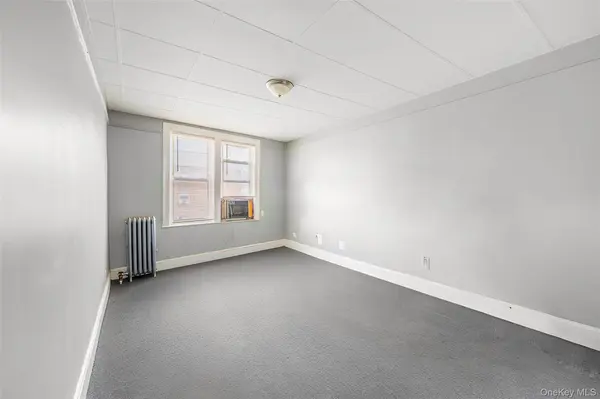 16904 Crocheron AVE, Flushing, NY 11358
