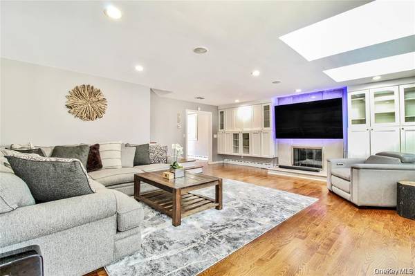 2775 Barbara RD, Bellmore, NY 11710