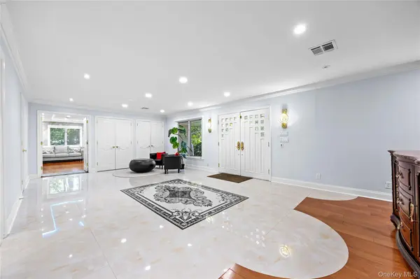 249 Glen Cove RD, Old Westbury, NY 11568
