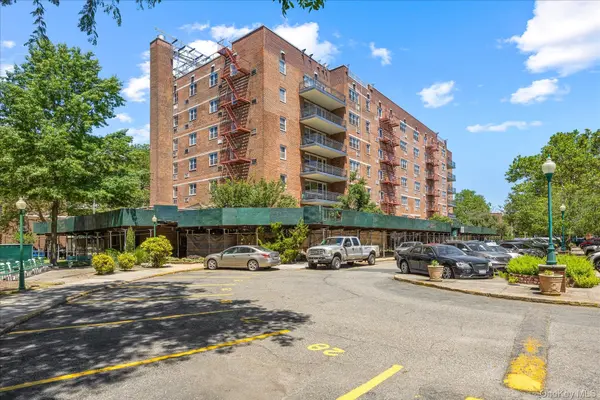 88-08 151st AVE #4G, Howard Beach, NY 11414