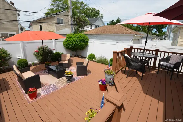 2698 Rosebud AVE, Merrick, NY 11566