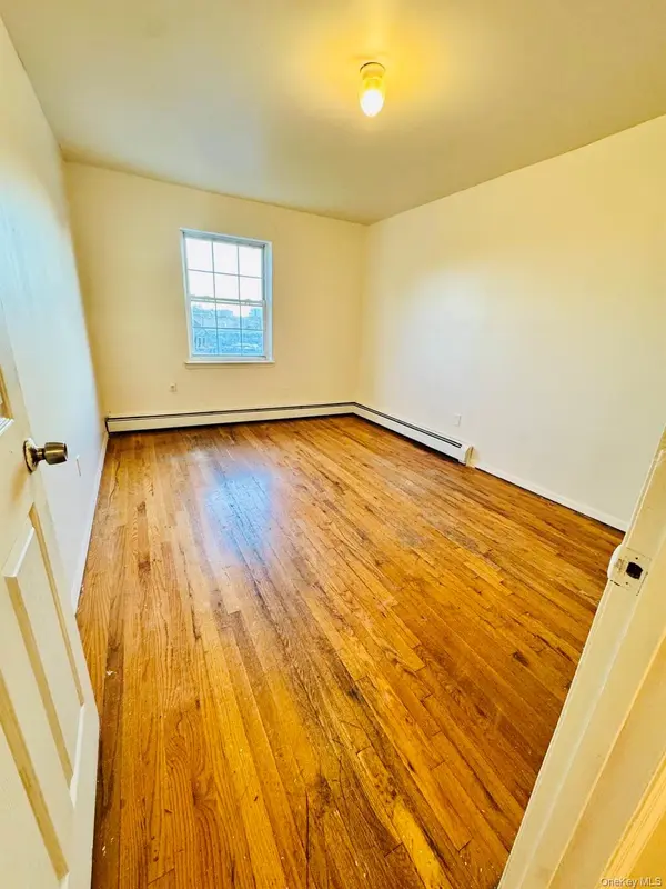 106-12 156th ST #3rd Fl, Jamaica, NY 11433