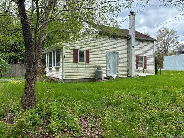 42 State Route 9H, Hudson, NY 12534