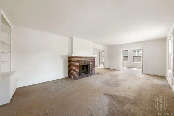 12 Carolina RD, Douglaston, NY 11362