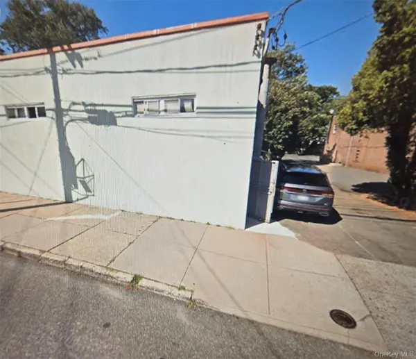 163 Broadway, Amityville, NY 11701