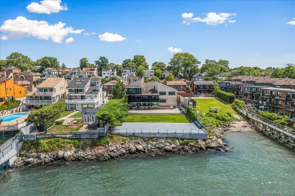 15443 Riverside DR, Whitestone, NY 11357