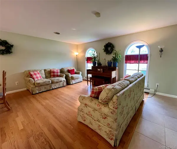 334 Greeves RD, New Hampton, NY 10958