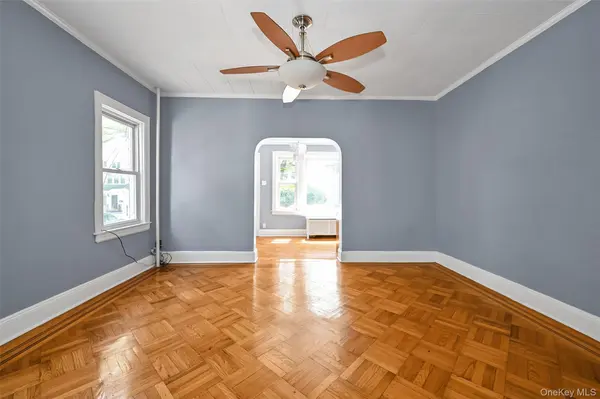 88-35 Vanderveer ST, Queens Village, NY 11427