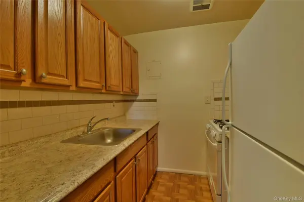 51 Leroy PL, Newburgh, NY 12550