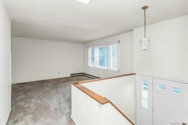 1085 Hempstead AVE, South Hempstead, NY 11550