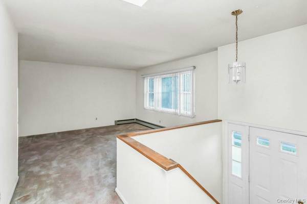 1085 Hempstead AVE, South Hempstead, NY 11550