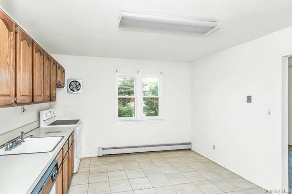 1085 Hempstead AVE, South Hempstead, NY 11550