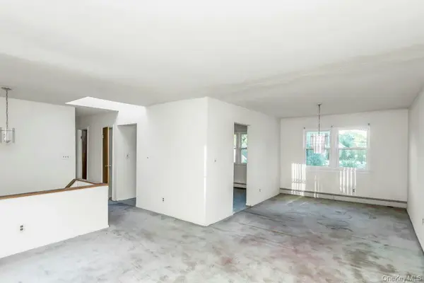 1085 Hempstead AVE, South Hempstead, NY 11550