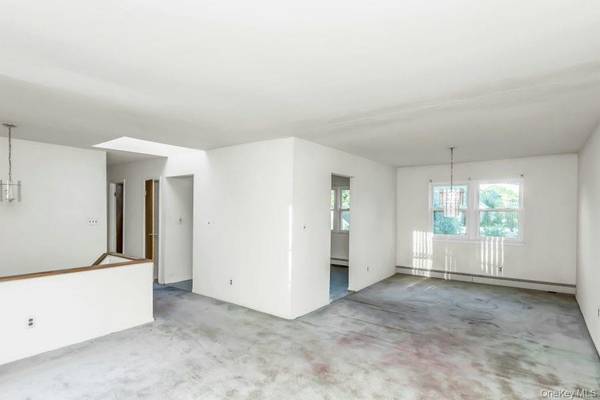 1085 Hempstead AVE, South Hempstead, NY 11550