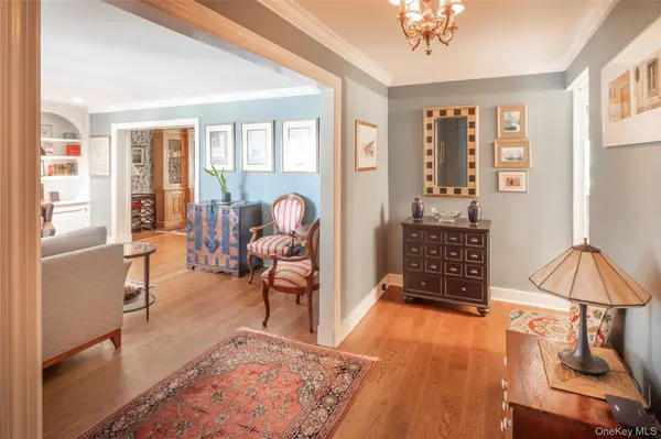 17 Beechtree LN #2E, Bronxville, NY 10708