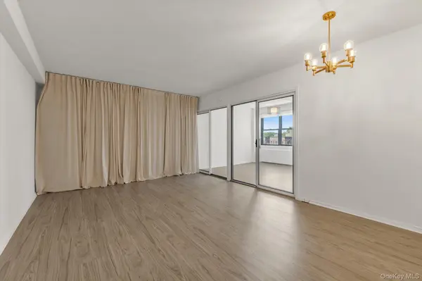 125-10 Queens BLVD #901, Kew Gardens, NY 11415