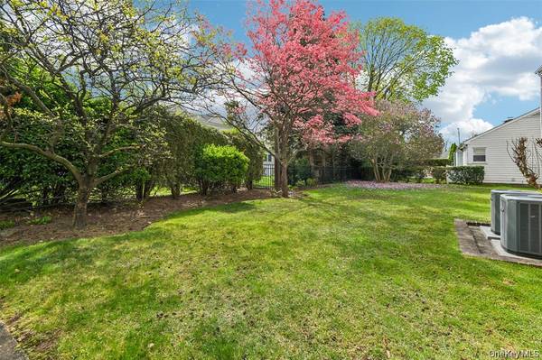 221 Kensington RD, Garden City, NY 11530