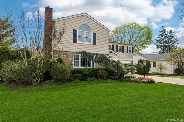 221 Kensington RD, Garden City, NY 11530
