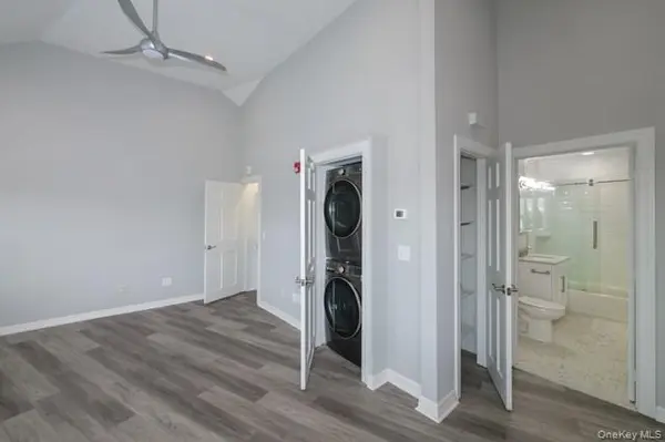 183 N Wellwood AVE #8, Lindenhurst, NY 11757