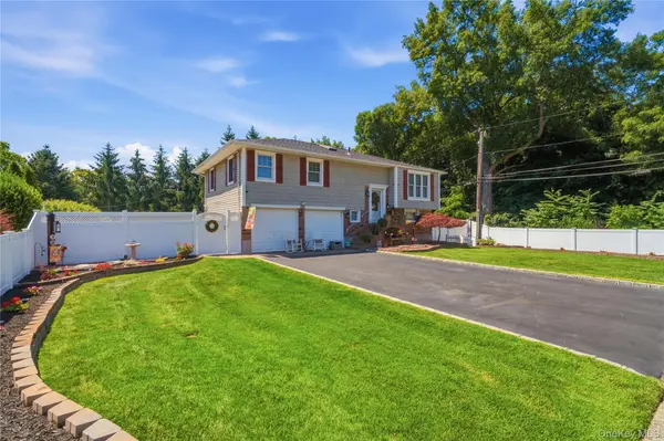 50 Amsterdam RD, Smithtown, NY 11787