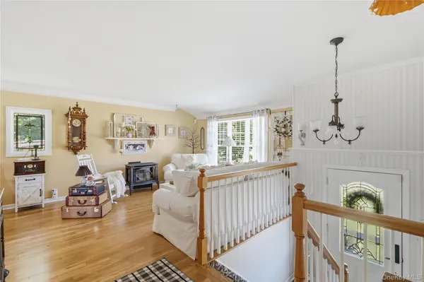 50 Amsterdam RD, Smithtown, NY 11787