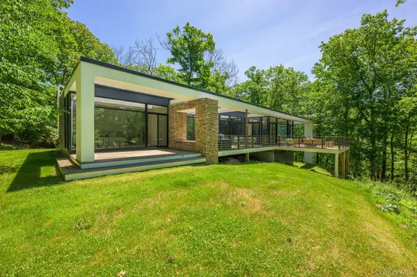 312 Sky Farm RD, Copake, NY 12516