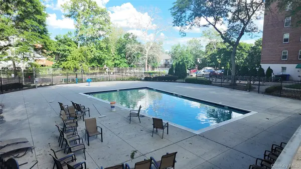 30 South Cole Avenue #5E, Spring Valley, NY 10977