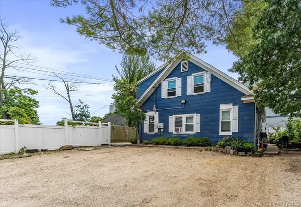 227 Rockaway TPKE, Lawrence, NY 11559