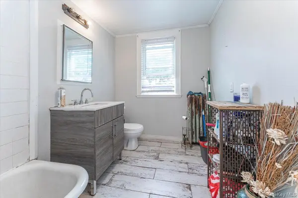 227 Rockaway TPKE, Lawrence, NY 11559
