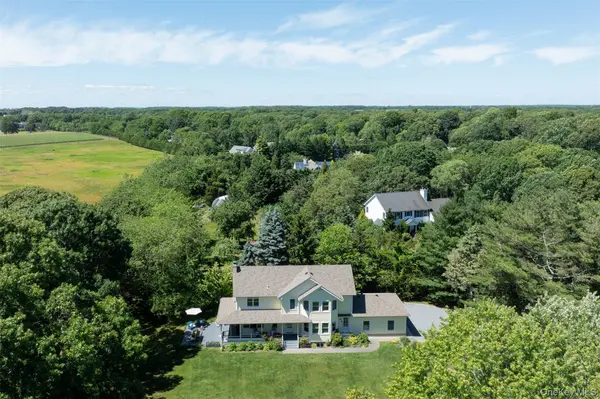 2700 Harbor LN, Cutchogue, NY 11935