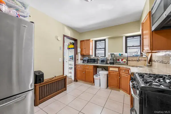 117-47 221st ST, Cambria Heights, NY 11411