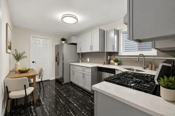 84 E Pine ST, Long Beach, NY 11561