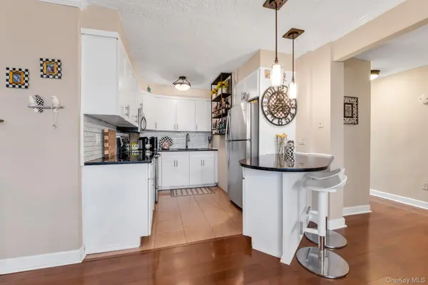 10-24 166 St. ST #7C, Beechhurst, NY 11357