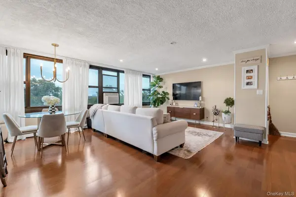 10-24 166 St. ST #7C, Beechhurst, NY 11357