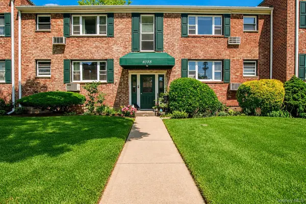 1075 Fenwood DR #3, Valley Stream, NY 11580