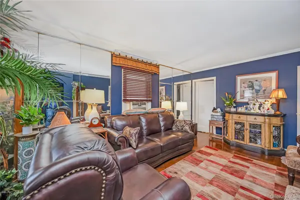 12135 Milburn ST, Springfield Gardens, NY 11413
