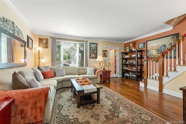 7718 83rd ST, Glendale, NY 11385