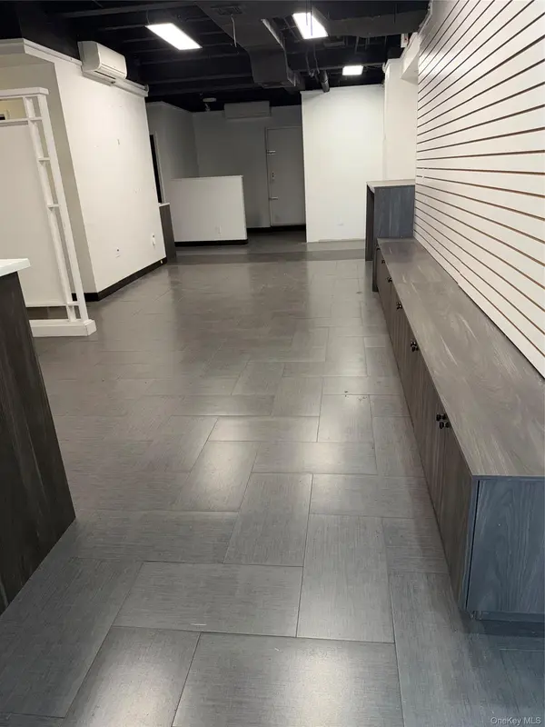 4323 Main ST #1st Floor Store, Flushing, NY 11355