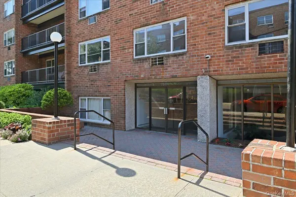 101 Lincoln AVE #4K, Mineola, NY 11501