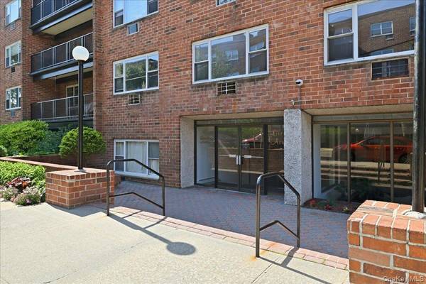 101 Lincoln AVE #4K, Mineola, NY 11501