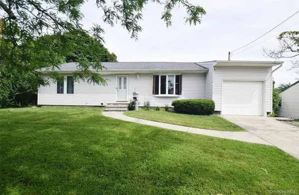 27 Naples AVE, Central Islip, NY 11722