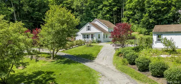 35 Gobblers Knob RD, Pawling, NY 12564