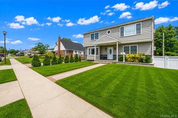 67 Douglas DR, East Meadow, NY 11554