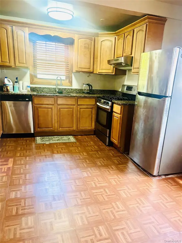 535 Cross ST, Westbury, NY 11590